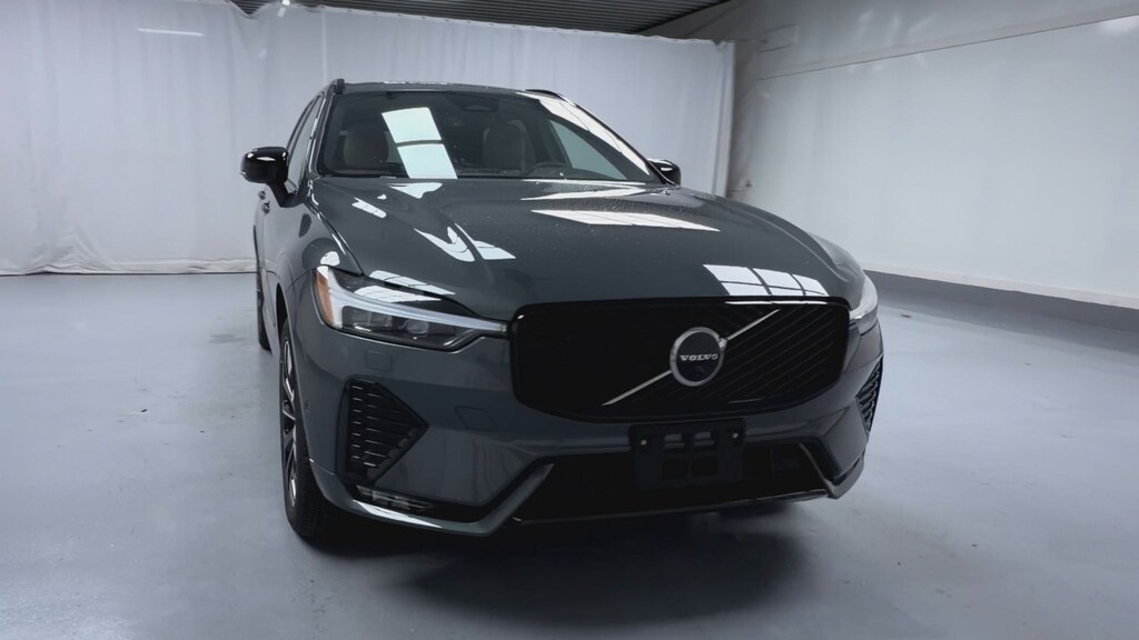 New 2026 Volvo XC60 B5 Plus SUV