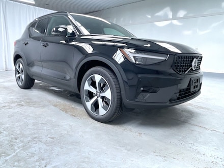 2026 Volvo XC40 B5 Plus SUV