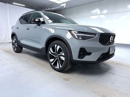 2026 Volvo XC40 B5 Plus SUV