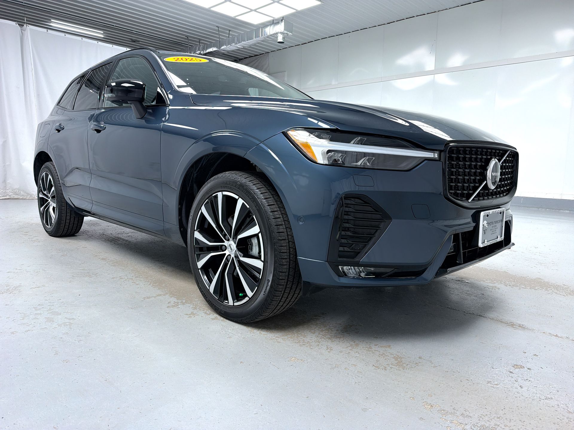 2025 Volvo XC60 Plus