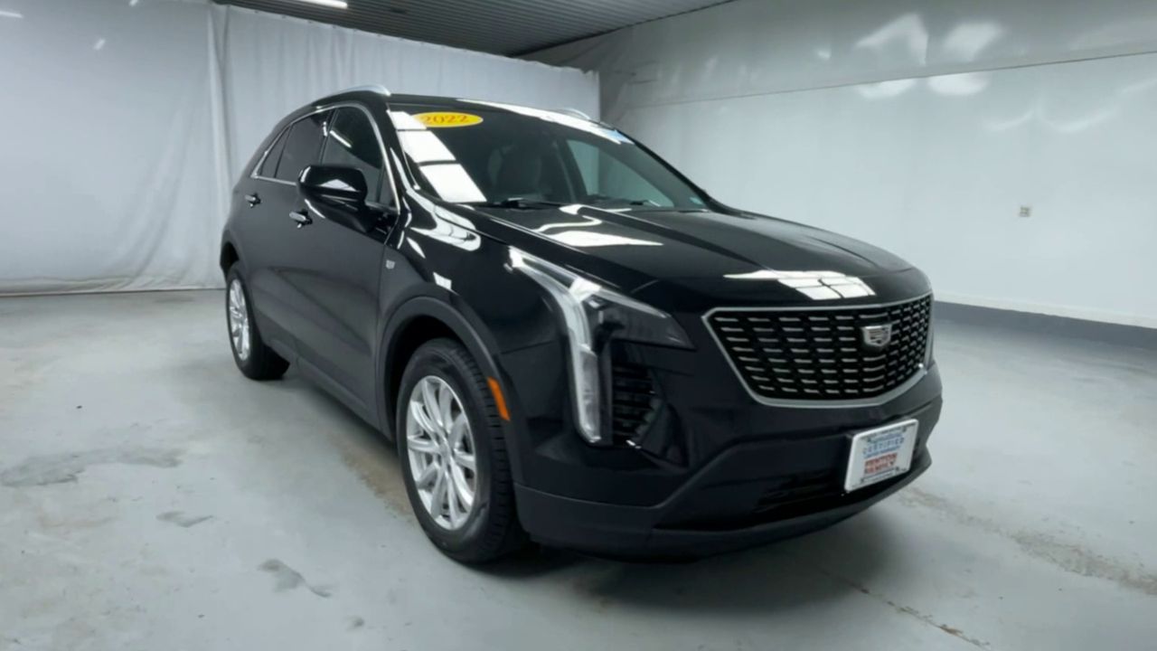 2022 Cadillac XT4 Luxury photo 2