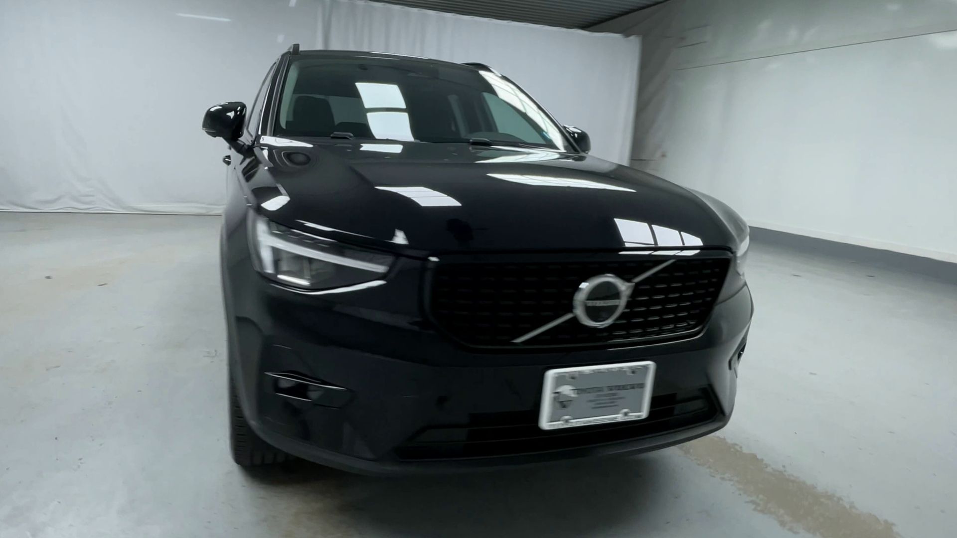 2025 Volvo XC40 Plus photo 4
