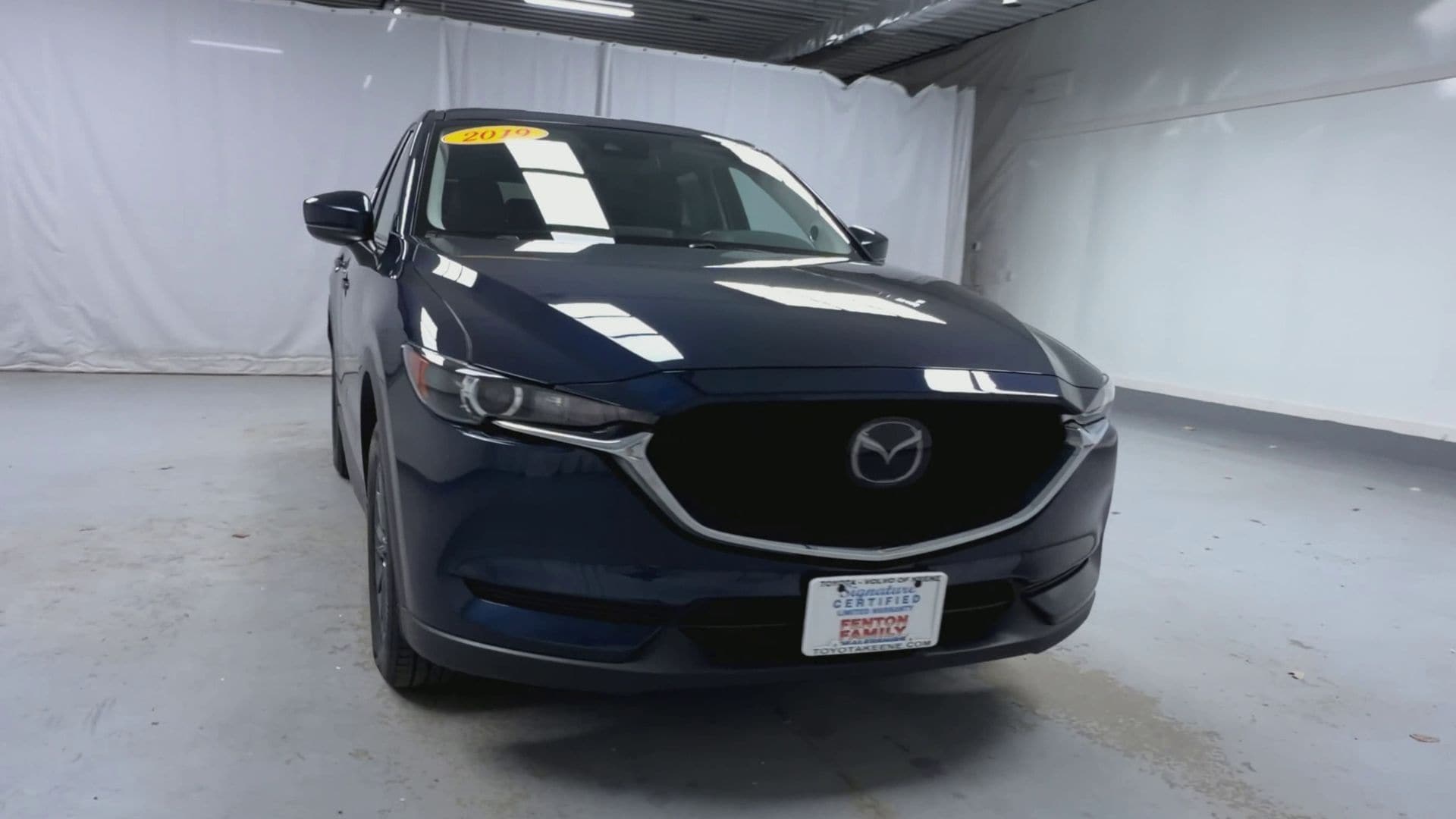 View vehicle photo 2