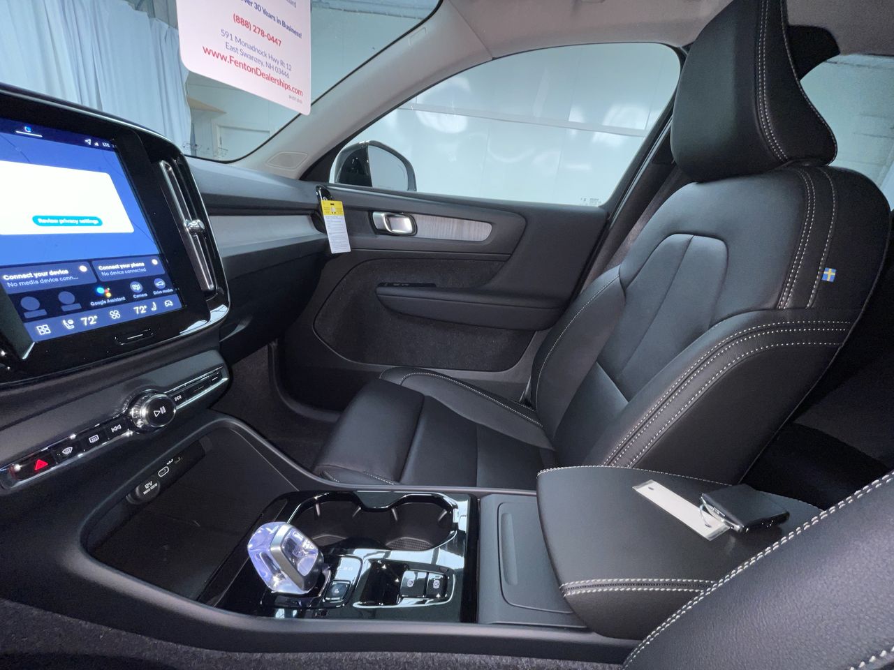 2026 Volvo XC40 Plus - Photo 29