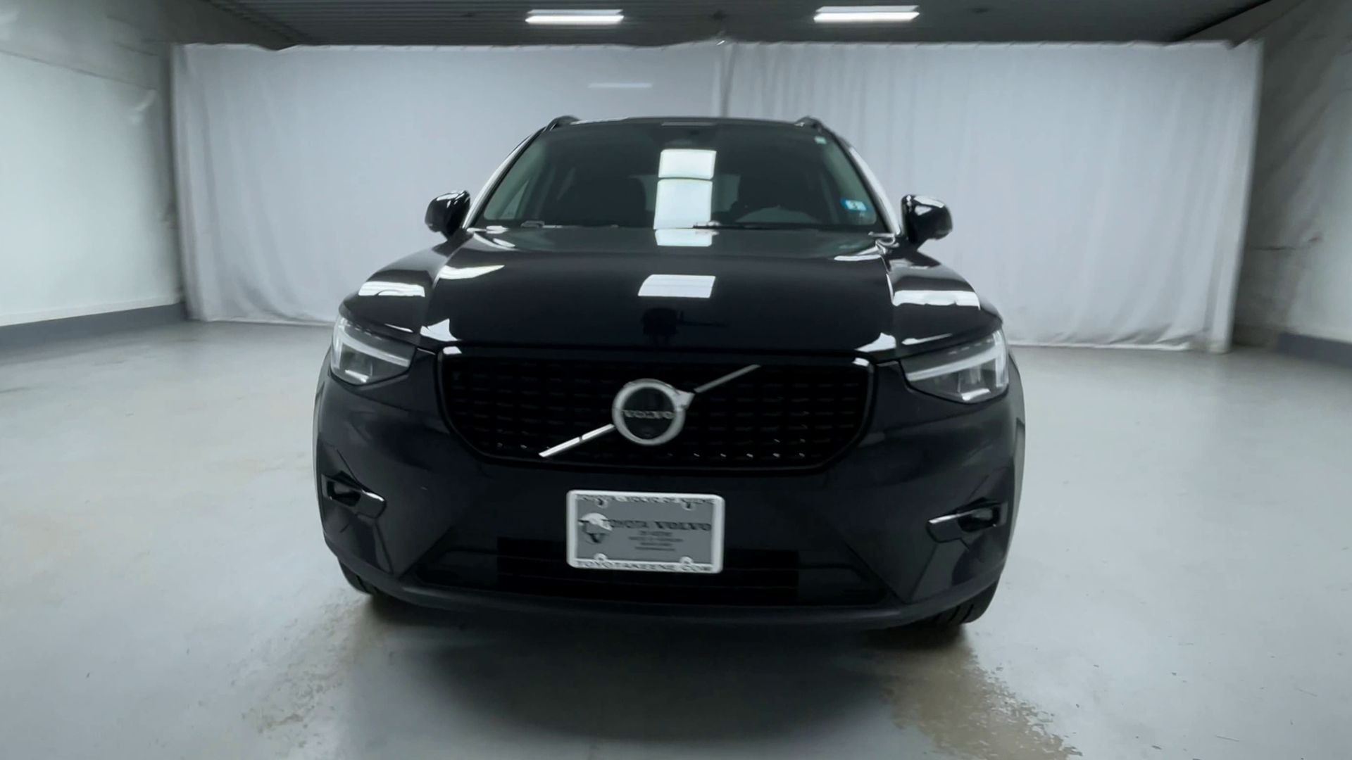 2025 Volvo XC40 Plus photo 4
