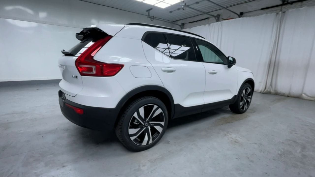 2026 Volvo XC40 Ultra - Photo 14