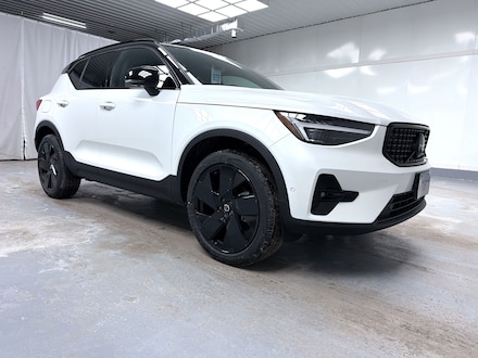 2026 Volvo XC40 B5 Ultra Black Edition SUV