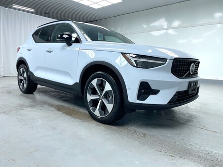 2026 Volvo XC40 B5 Plus SUV