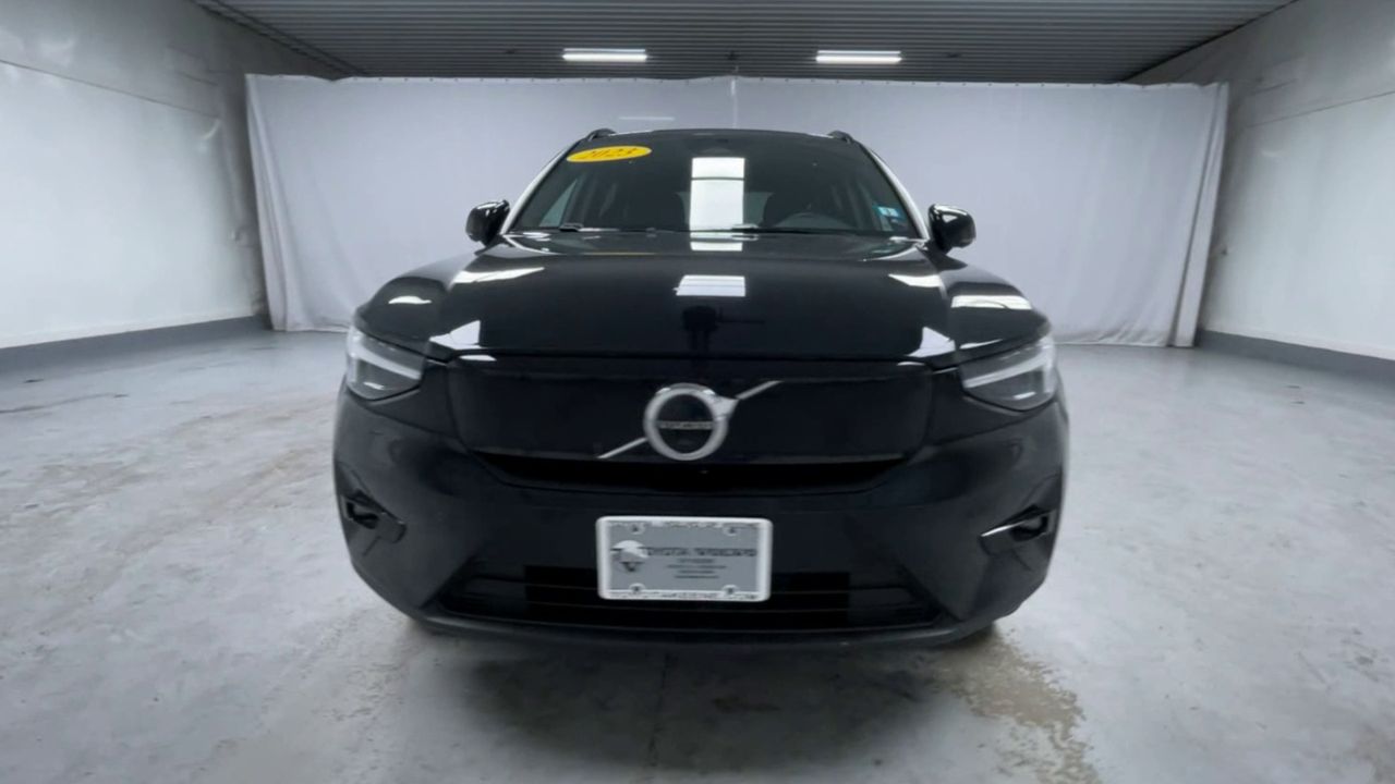 2023 Volvo XC40 Recharge Ultimate photo 4