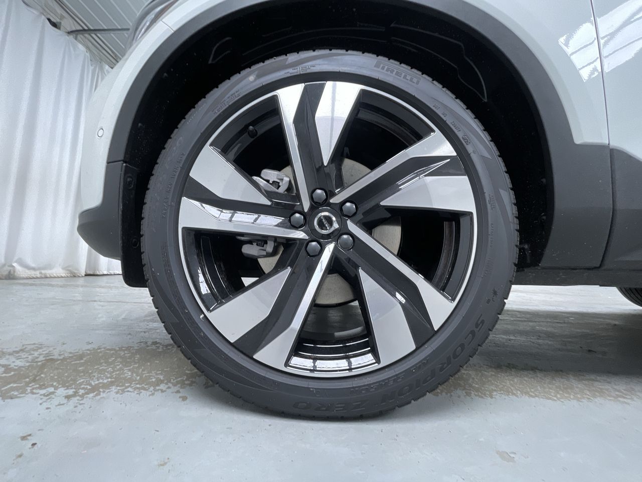 2026 Volvo XC40 Ultra - Photo 22