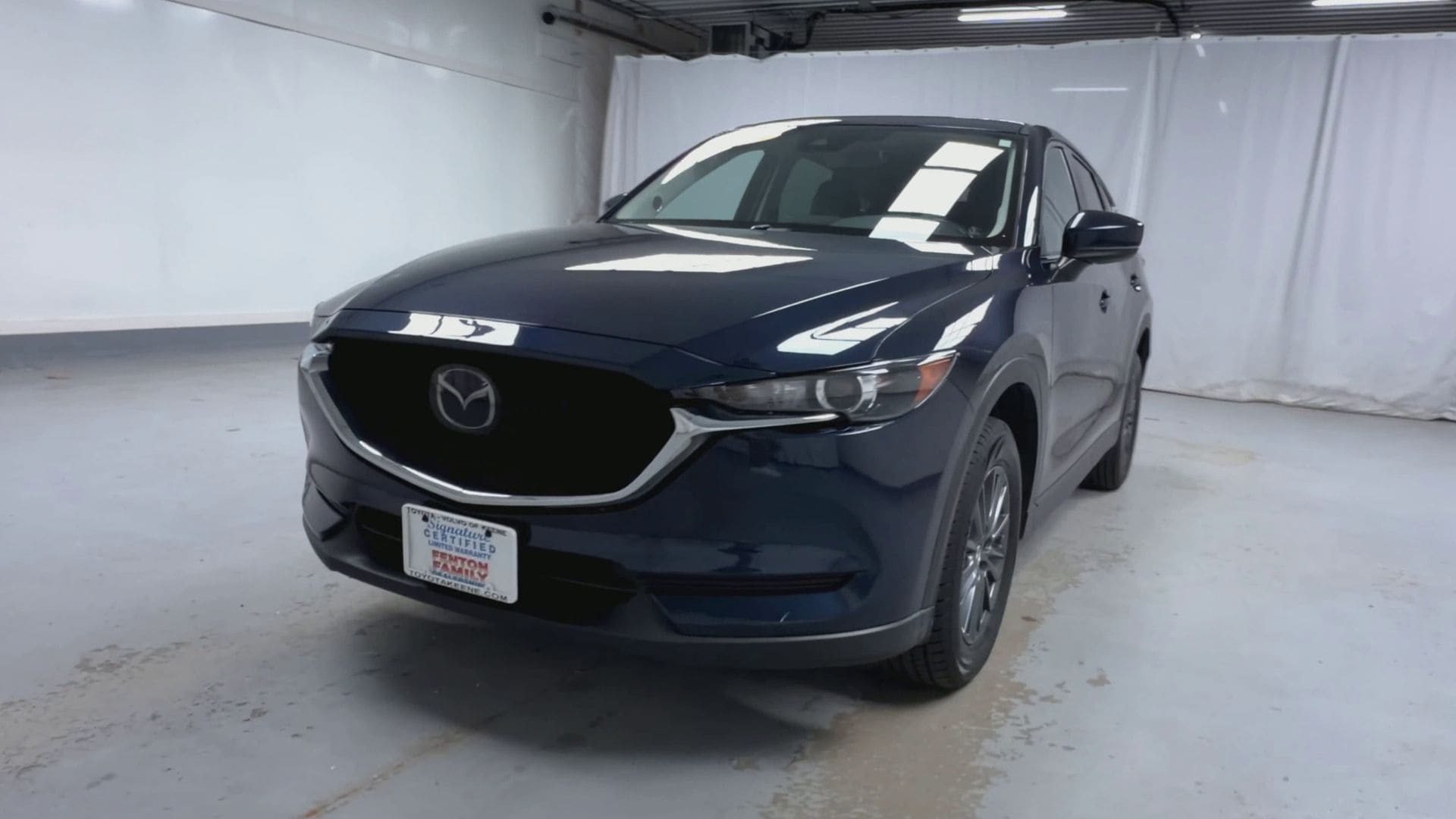 View vehicle photo 4