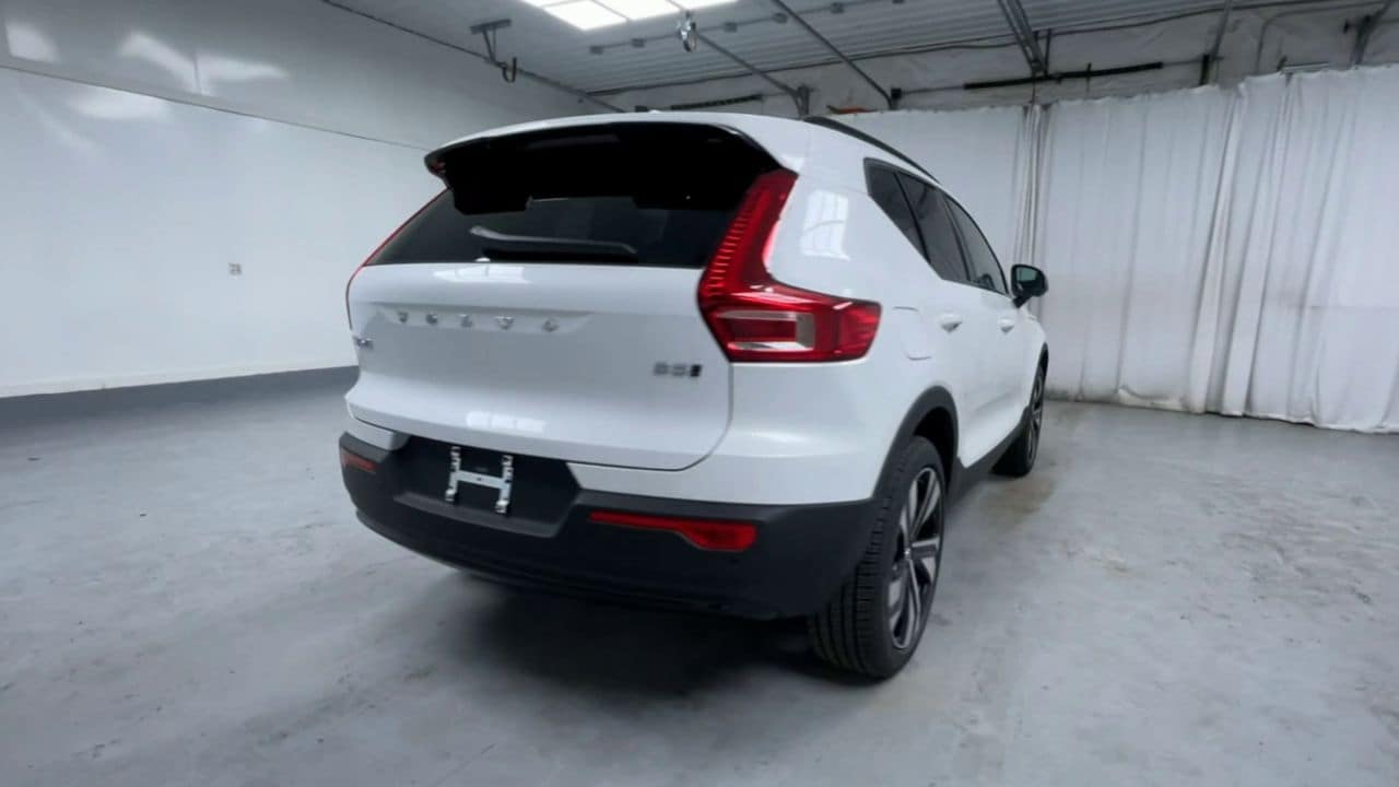 2026 Volvo XC40 Ultra - Photo 13