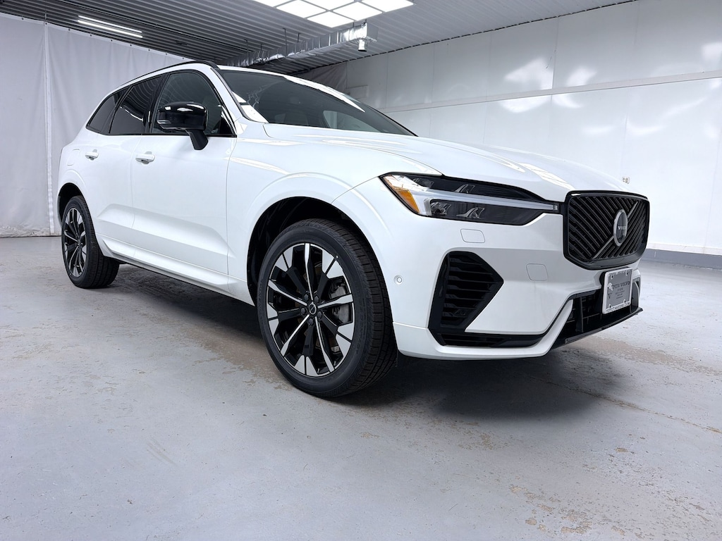 New 2026 Volvo XC60 plug-in hybrid T8 Plus SUV