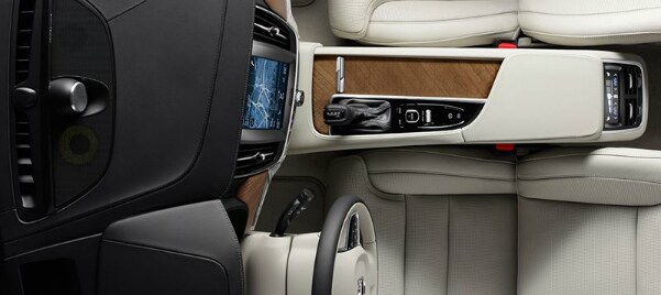 2017 Volvo S90 interior