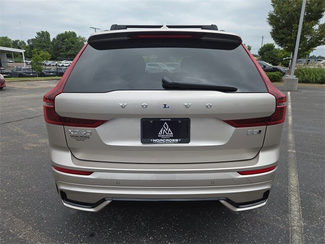 2026 Volvo XC60 B5 Core photo 4