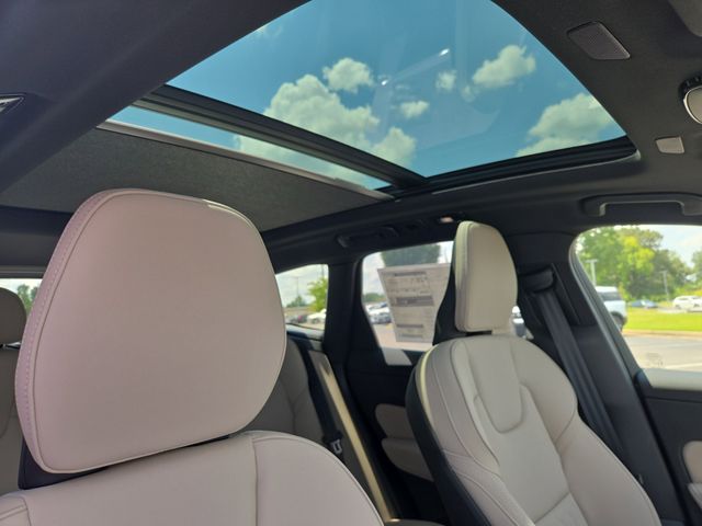 2026 Volvo XC60 Plus - Photo 19