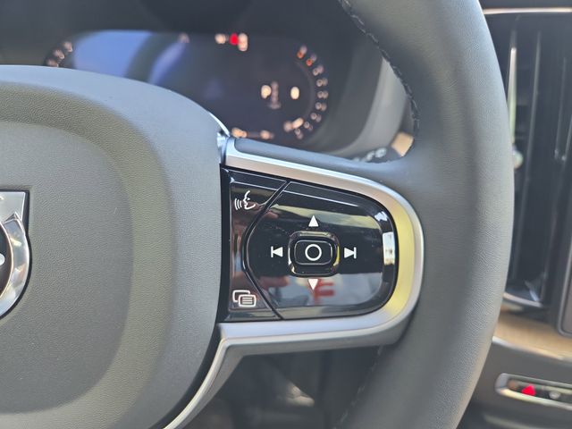 2026 Volvo XC60 Plus - Photo 23