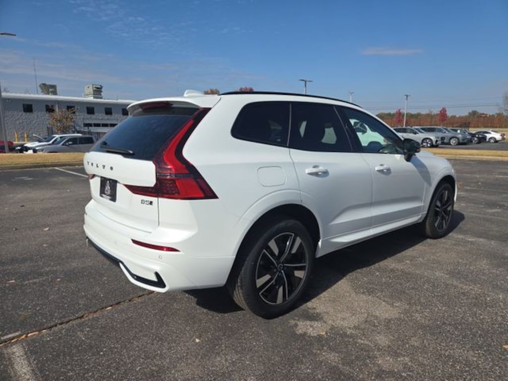New 2026 Volvo XC60 B5 Core SUV