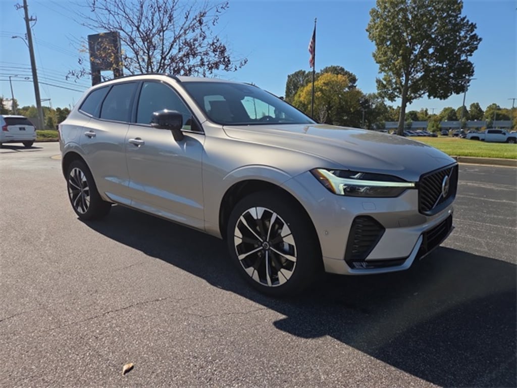 New 2026 Volvo XC60 B5 Plus SUV