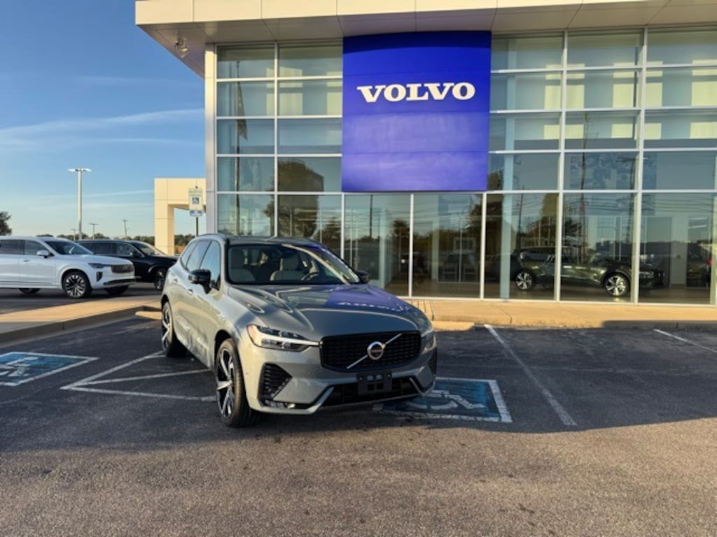 Used 2023 Volvo XC60 B6 AWD Ultimate Dark SUV