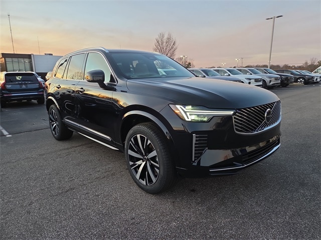 2026 Volvo XC90 Core's photo