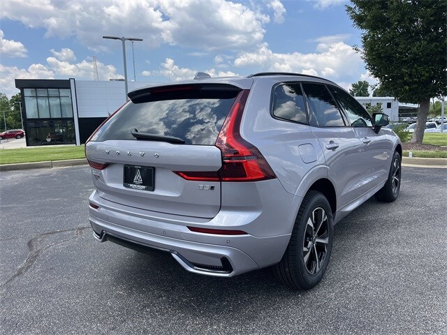 2026 Volvo XC60 B5 Core photo 3