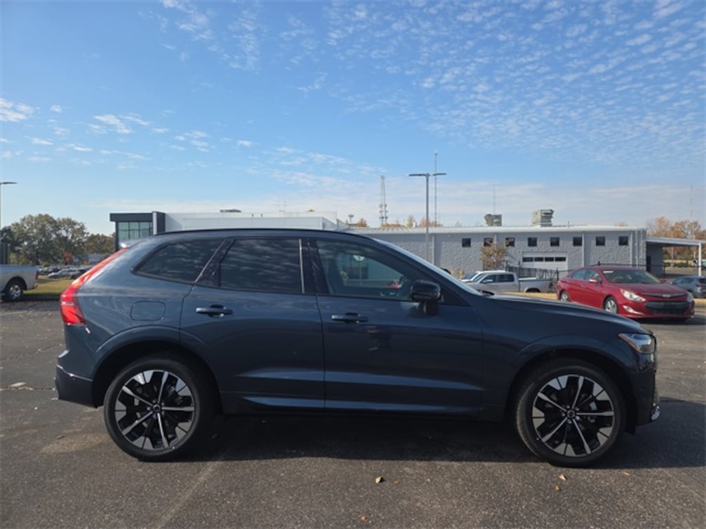 New 2026 Volvo XC60 B5 Plus SUV