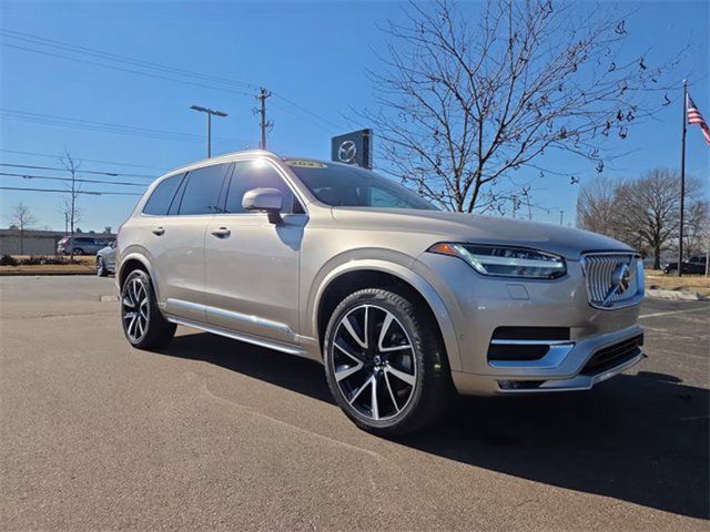 2023 Volvo XC90 SUV 