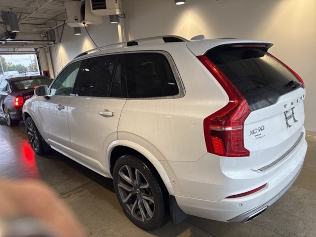 Used 2018 Volvo XC90 T6 AWD Momentum (7 Passenger) SUV