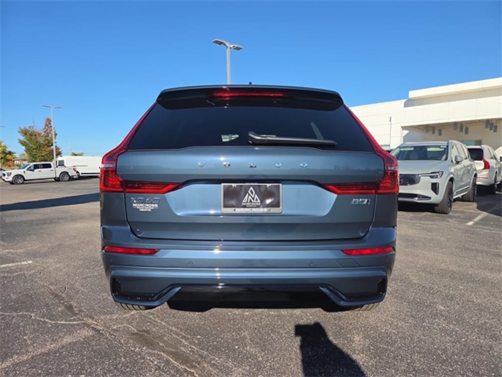 New 2026 Volvo XC60 B5 Core SUV