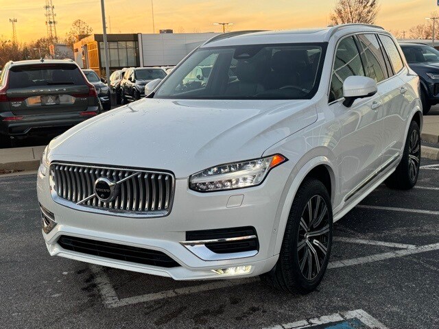 2023 Volvo XC90 Plus photo 2