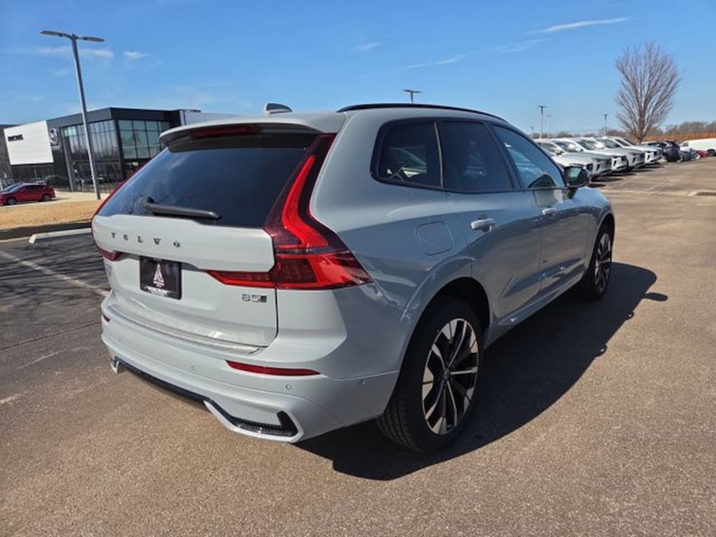 New 2026 Volvo XC60 B5 Plus SUV