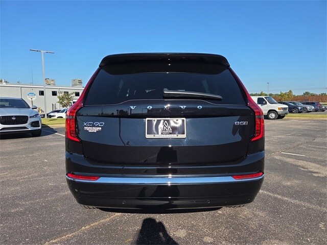 2026 Volvo XC90 B5 Core photo 4