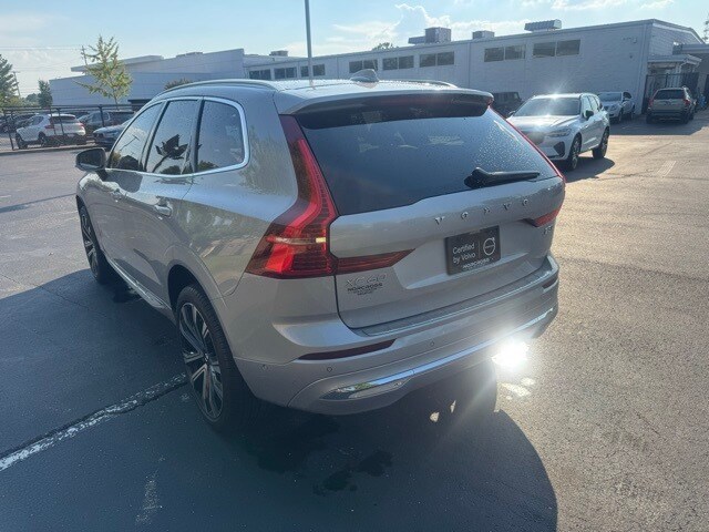 2023 Volvo XC60 B5 Ultimate photo 4