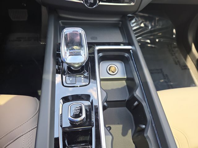 2026 Volvo XC60 Plus - Photo 29