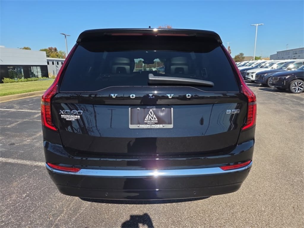 New 2026 Volvo XC90 B5 Core SUV
