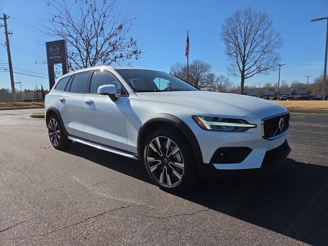 2026 Volvo V60 Cross Country Wagon 