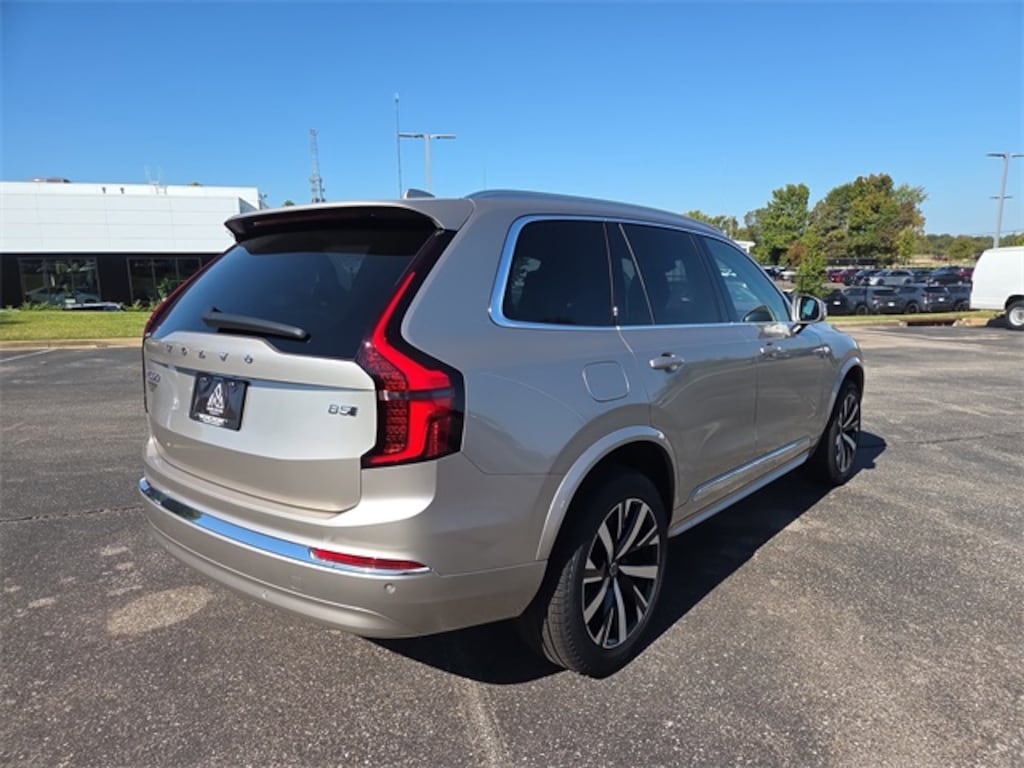 New 2026 Volvo XC90 B5 Core SUV