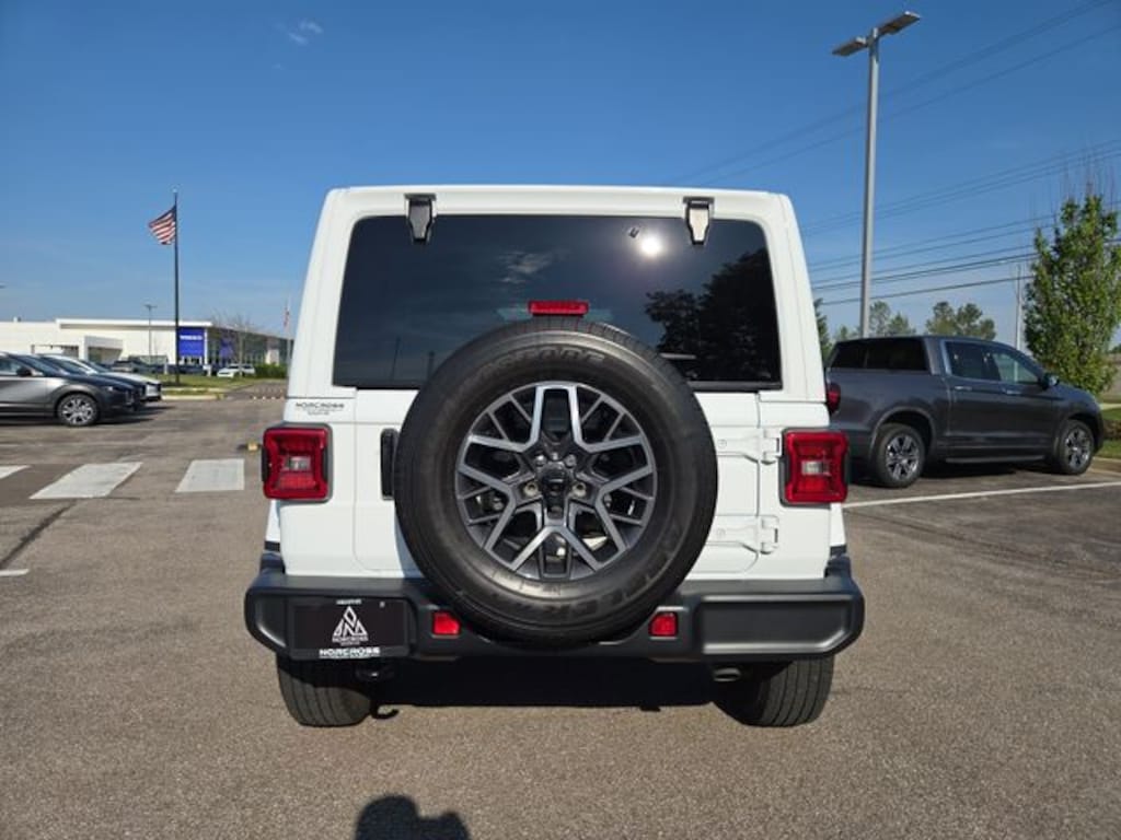 Used 2024 Jeep Wrangler Sahara SUV