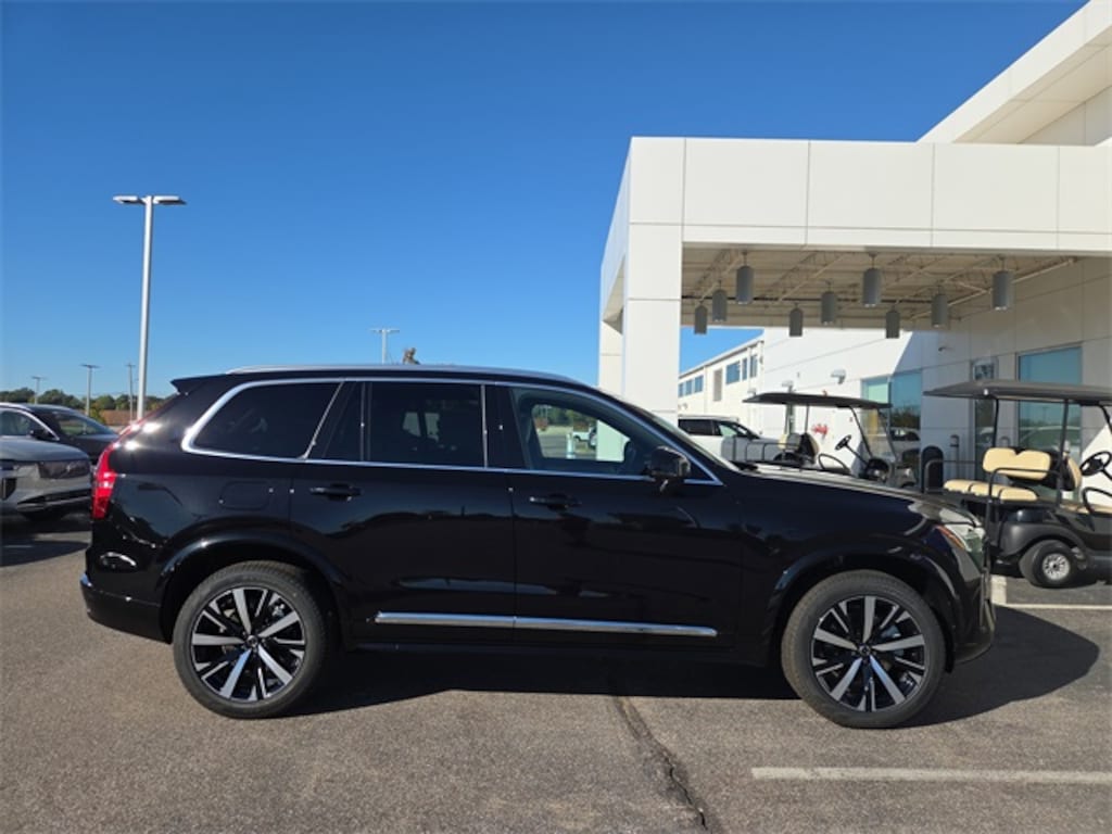 New 2026 Volvo XC90 B5 Core SUV
