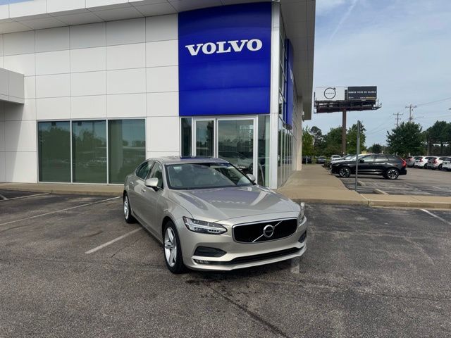 2018 Volvo S90 Momentum