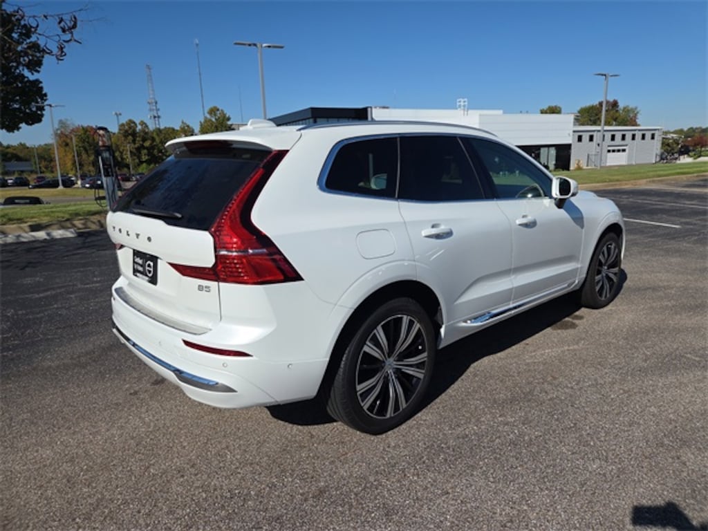 Certified 2023 Volvo XC60 B5 FWD Plus Bright SUV