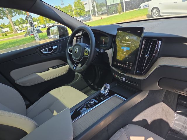 2026 Volvo XC60 Plus - Photo 18