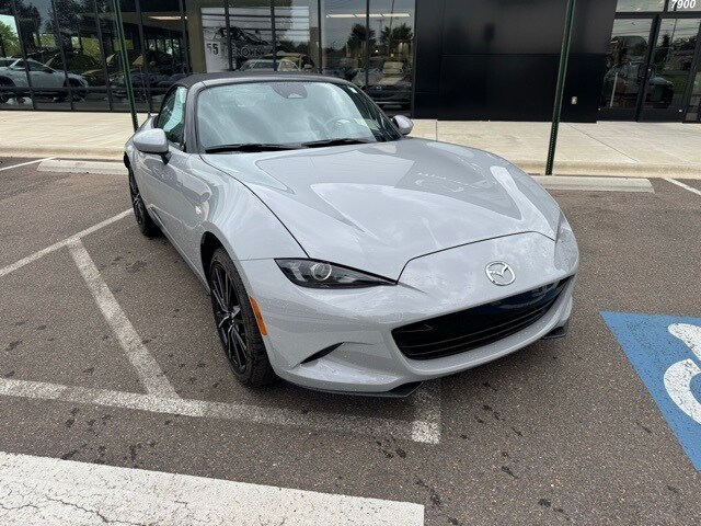 2024 Mazda MX-5 Miata Miata Grand Touring photo 2