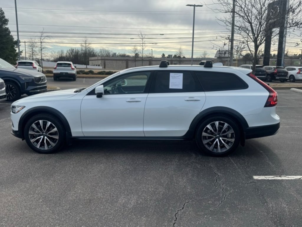 Certified 2022 Volvo V90 Cross Country B6 AWD Wagon