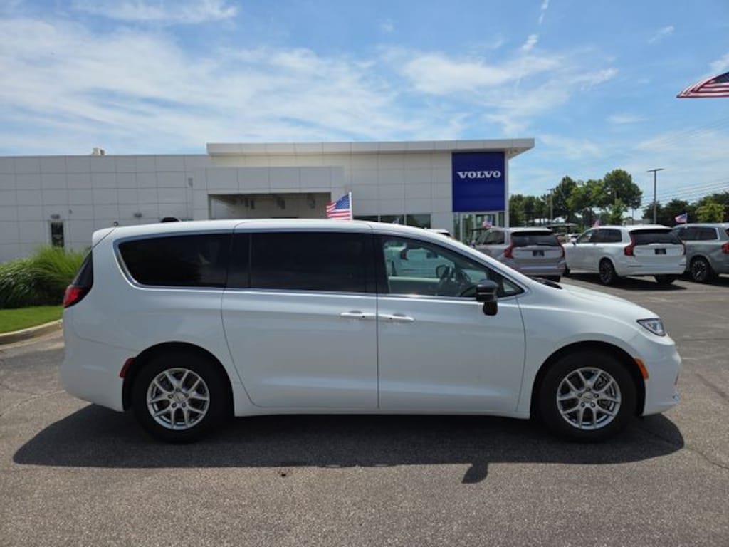 Used 2024 Chrysler Pacifica Touring L Van Passenger Van