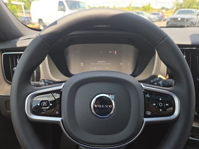 2026 Volvo XC60 Plus - Photo 22