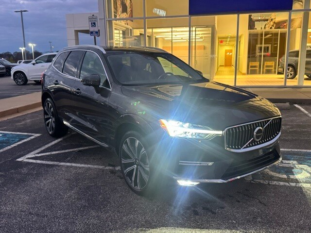 2023 Volvo XC60 Ultimate photo 2