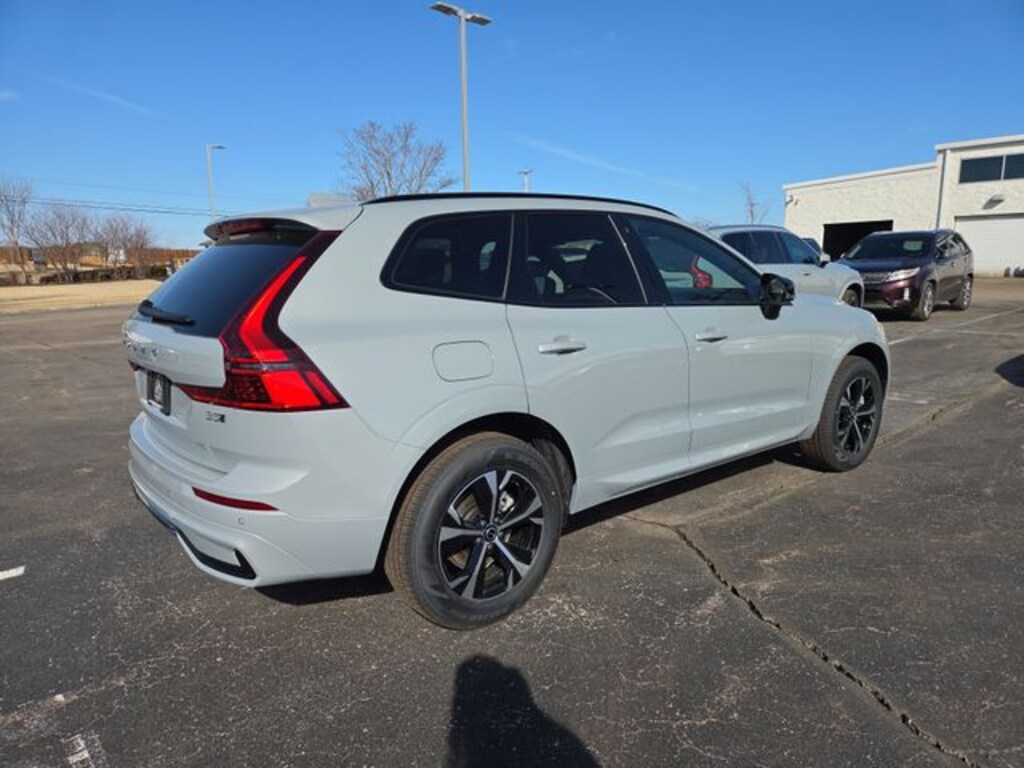 New 2026 Volvo XC60 B5 Core SUV
