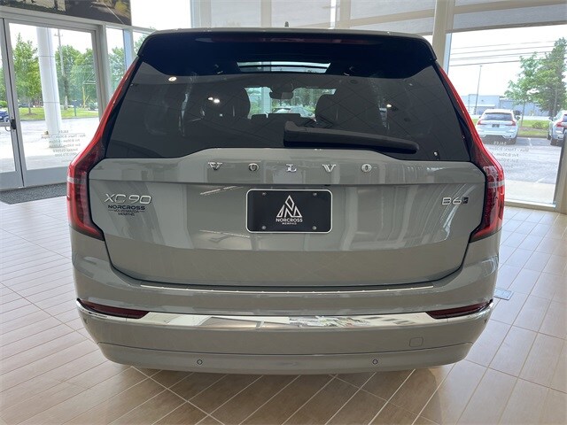 2025 Volvo XC90 Plus photo 4